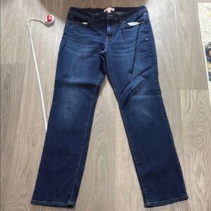 Lucky Brand Blue Straight Leg Jeans with Classic Style